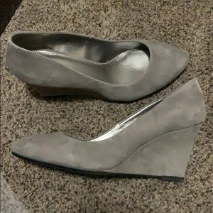 Gray wedges